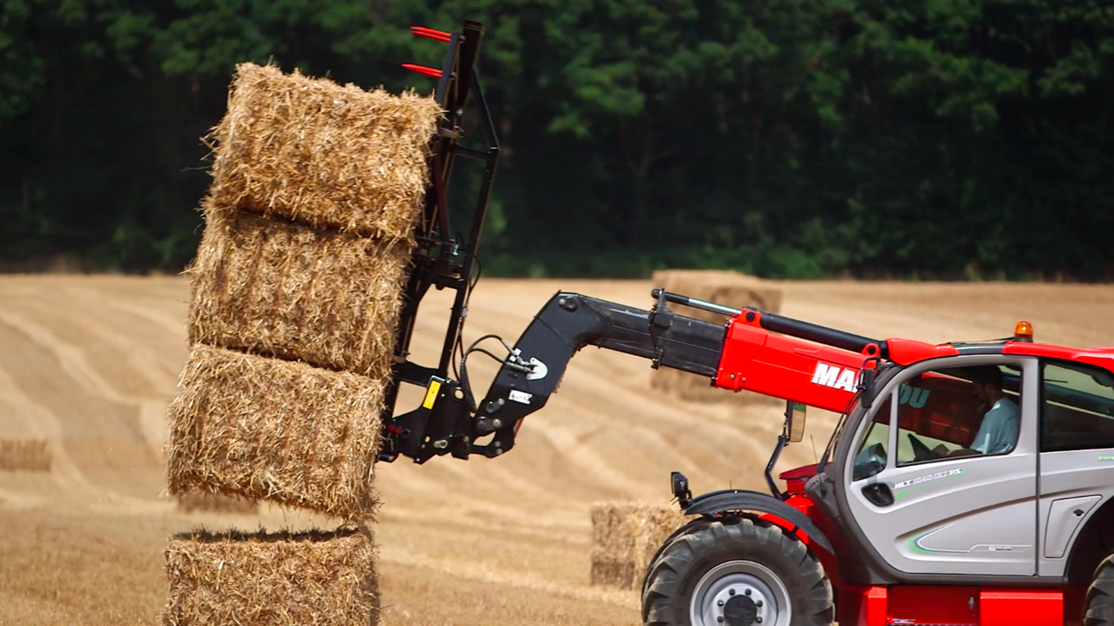 Découvrez la gamme MLT-X, des chariots télescopiques dédiés aux activités agricoles.
